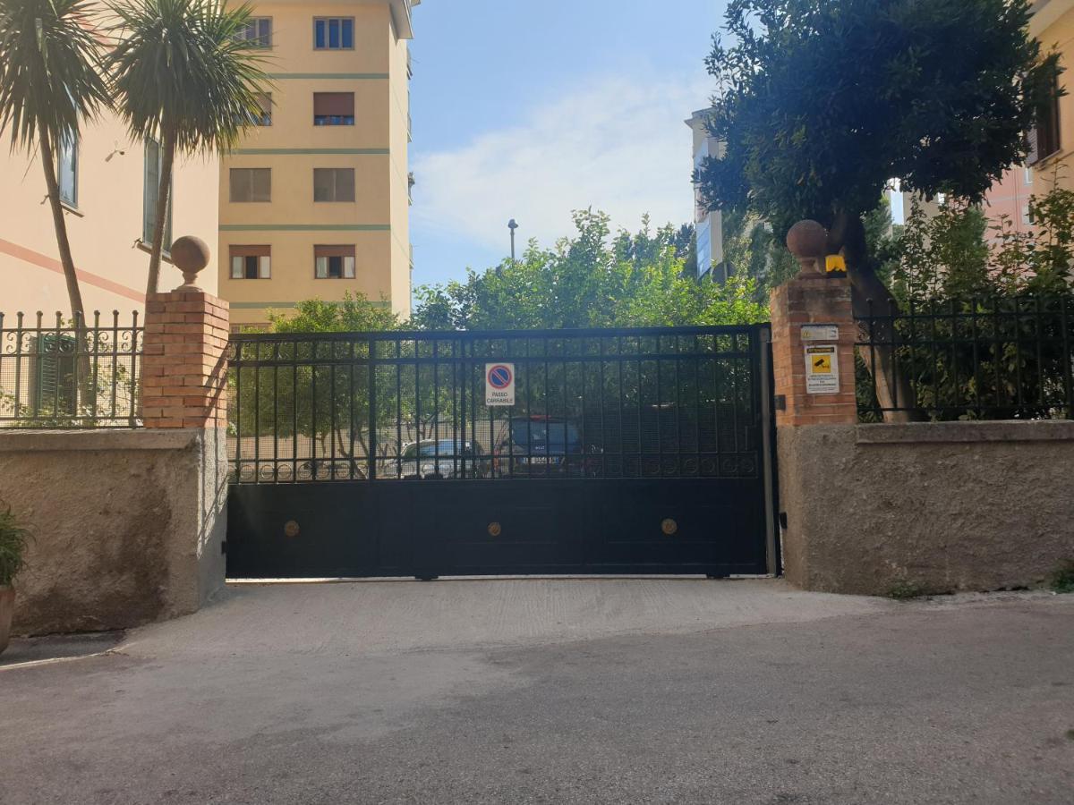 فيلا Doralice Comfort House Free Private Parking ساليرنو المظهر الخارجي الصورة
